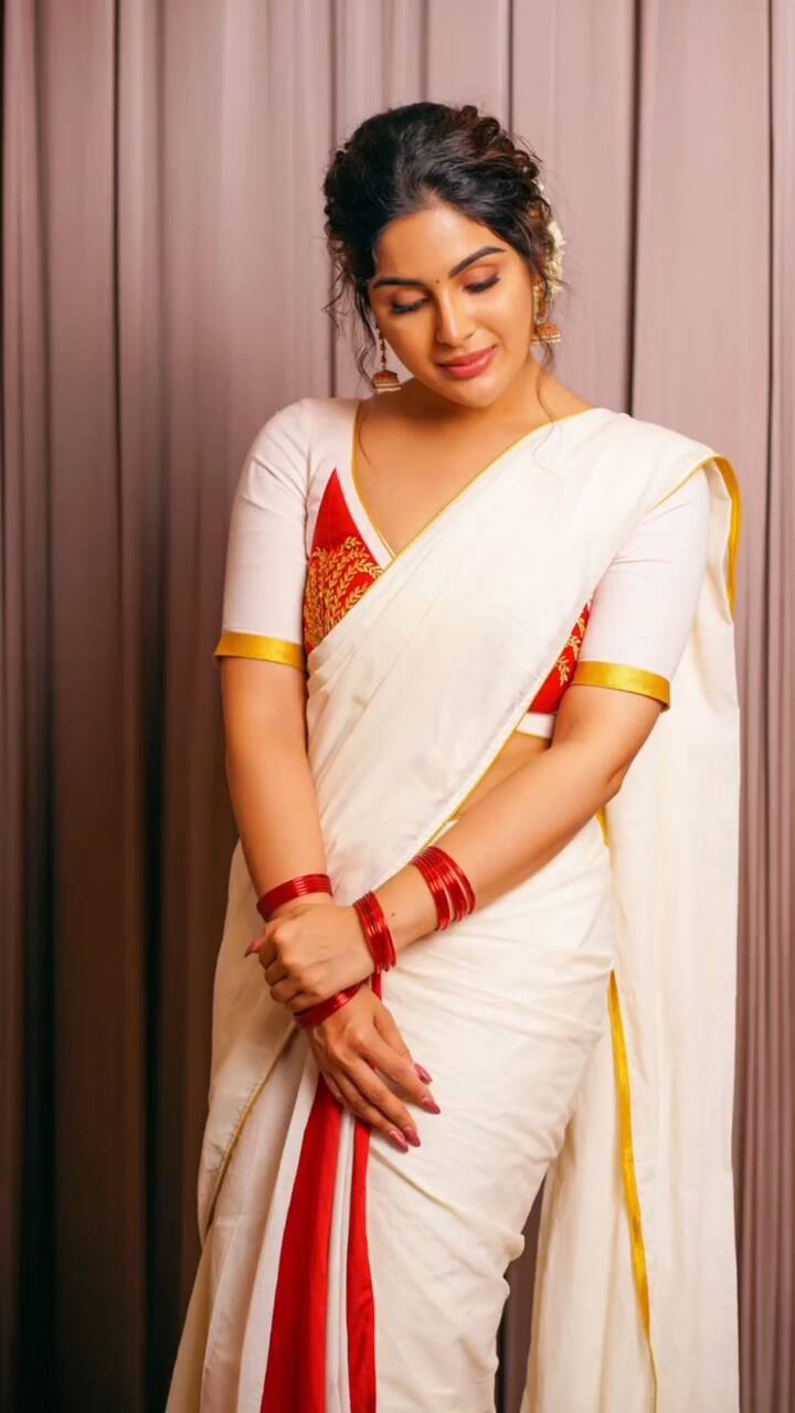 மோட்சம் அடைந்து ராகங்கள் ஆகின்றதே