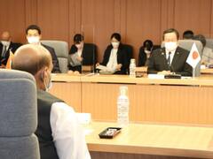 Photos: जापान के दौरे पर राजनाथ सिंह, सेल्फ डिफेंस फोर्स के जवानों को श्रद्धांजलि अर्पित की