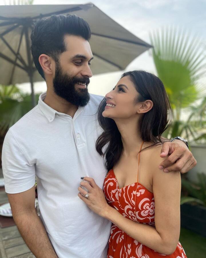 आज मौनीचे चाहते जगभरात उपस्थित आहेत, जे तिची एक झलक पाहण्यासाठी आतुर आहेत. (फोटो सौजन्य :imouniroy/इंस्टाग्राम)