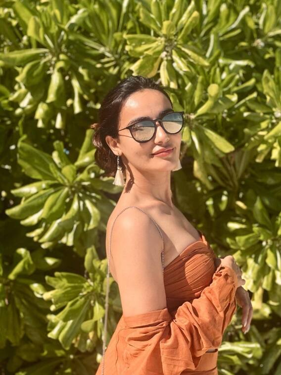 सुरभि ज्योति के किलर लुक ने किया फैंस को बेचैन