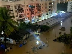 बेंगलुरु में बाढ़ से बेहाल लोग होटल के कमरों में ठहरने को मजबूर, किराए में की गई बढ़ोतरी