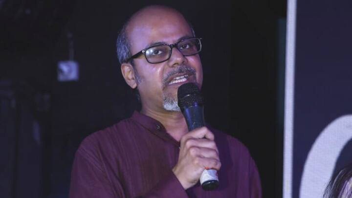 ট্রেলার লঞ্চের অনুষ্ঠানে হাজির ছিলেন পরমব্রত, শুভশ্রী, অনুসূয়া মজুমদার, জয় সরকার, শ্রীজাত, অরিত্র সেন প্রমুখেরা। চলতি মাসের ৩০ তারিখ মুক্তি পাবে এই ছবি।