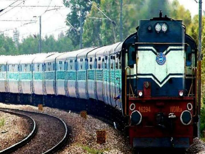 Ticket not available in train coming to Bihar before Diwali Bihar News: दिवाली से पहले ही कई ट्रेनों में टिकट को लेकर मारामारी, वेटिंग टिकट भी मिलना हो रहा मुश्किल
