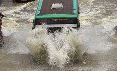 Bengaluru Flood Situation: বৃষ্টি থেকে নিস্তার নেই এখনই, বেঙ্গালুরুতে জল থৈ থৈ অবস্থাই