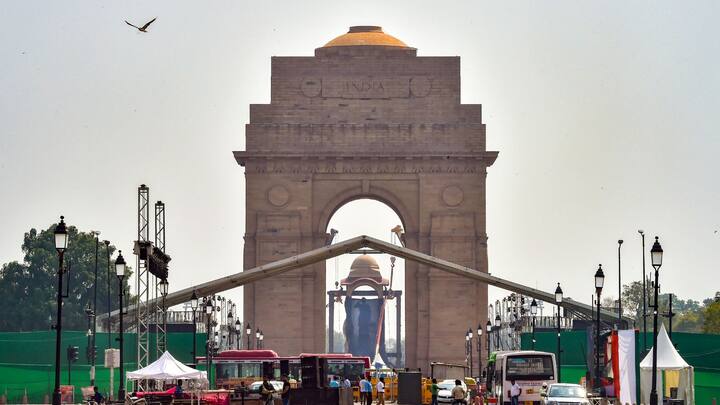 প্রধানমন্ত্রীর কথায়, ‘রাজপথ ছিল পরাধীনতার প্রতীক। ব্রিটিশদের জন্য ছিল রাজপথ। তবে রাজপথে স্থাপত্য বদলেছে, আত্মাও বদলেছে।‘