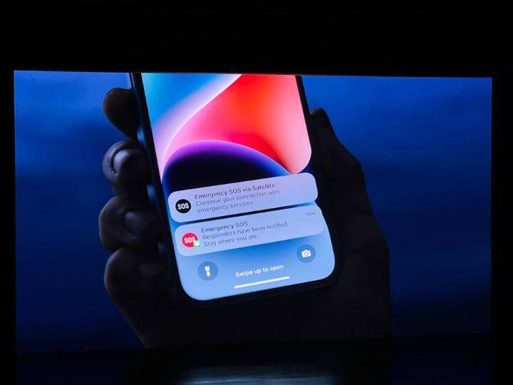 यातील मागील कॅमेरा अल्ट्रा-वाइड आहे. फ्रंट-कॅमेरा 38 टक्के लो-लाईटमध्ये चांगलं काम करतो, असं कंपनीचं म्हणणं आहे.