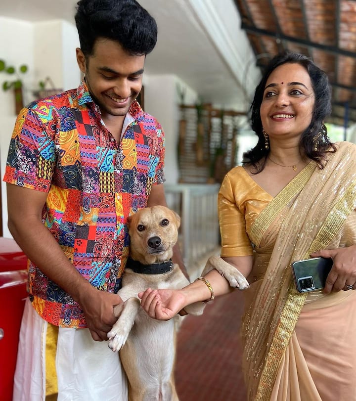 కేరళకు చెందిన మలయాళ కుట్టి ఎస్తేర్ అనిల్.. వయనాడ్లో 2001లో జన్మించింది. 2010లో అంటే దాదాపు తొమ్మిదేళ్ల వయస్సులో ‘నల్లవన్’ అనే మలయాళ చిత్రంతో బాలనటిగా వెండితెరపైకి అడుగుపెట్టింది. ఆ తర్వాత చాలా చిత్రాల్లో ఆమె బాలనటిగా నటించి ఆకట్టుకుంది. Photo@_estheranil/instagram