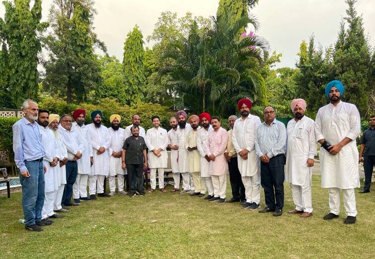 AAP MP Raghav Chadha meets  newly appointed chairpersons of  boards and corporations in Punjab ਰਾਘਵ ਚੱਢਾ ਨੇ ਪੰਜਾਬ ਸਰਕਾਰ ਦੇ ਨਵ-ਨਿਯੁਕਤ ਬੋਰਡ ਅਤੇ ਕਾਰਪੋਰੇਸ਼ਨਾਂ ਦੇ ਚੇਅਰਮੈਨਾਂ ਨਾਲ ਕੀਤੀ ਮੁਲਾਕਾਤ 