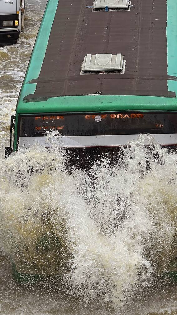 এখনও জল থৈ থৈ বেঙ্গালুরু