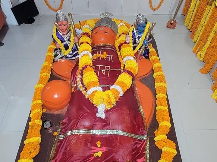 Lucknow Police in action Hanuman temple on bank of Gomti river dol was vandalized and attempt to tear the flag ann Lucknow News: गोमती नदी के किनारे हनुमान मंदिर में मूर्ति के साथ तोड़फोड़, ध्वज को भी फाड़ने की कोशिश