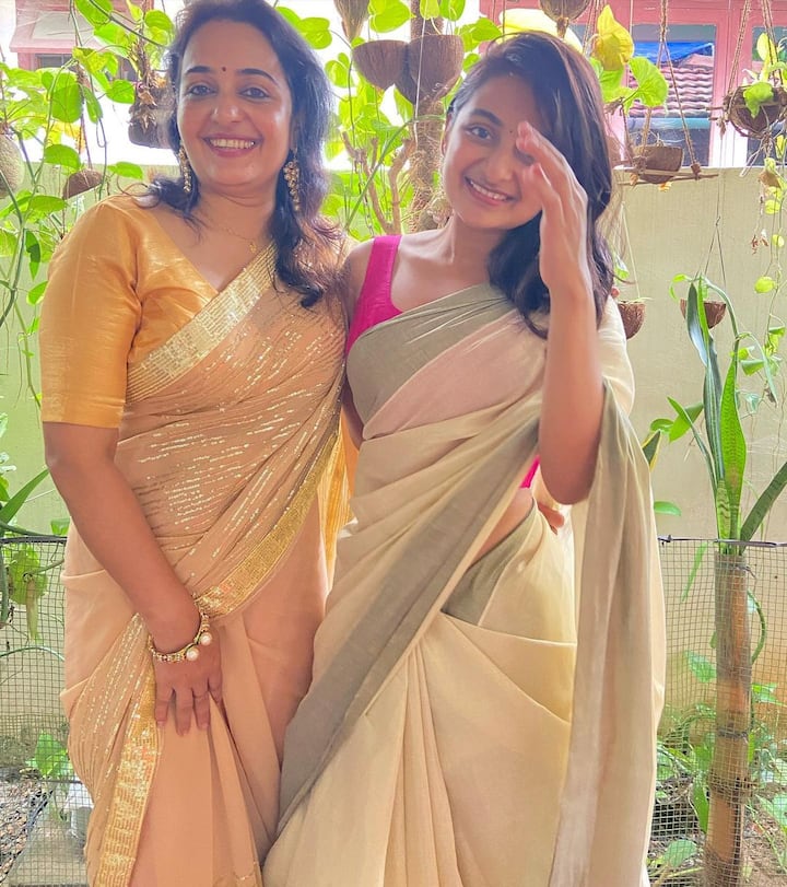 మొదటి పార్ట్ కంటే థ్రిల్లింగ్ ఎక్స్పీయరెన్స్ ఇచ్చేందుకు ఆరేళ్లు కష్టపడ్డారు. ఈలోపు ఆ చిత్రంలో చిన్నారిగా మెప్పించిన ఎస్తేర్ వయస్సు కూడా పెరిగిపోయింది. గతేడాది ‘జోహార్’ మూవీలో తళుక్కుమంది. Photo@_estheranil/instagram