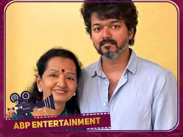 Thalapathy Vijay mother Shoba Chandrasekhar joins Twitter Shoba Chandrasekhar: ட்விட்டரில் இணைந்தார் ஷோபா சந்திரசேகர்.. மகனின் புகைப்படத்தோடு என்ட்ரி..!