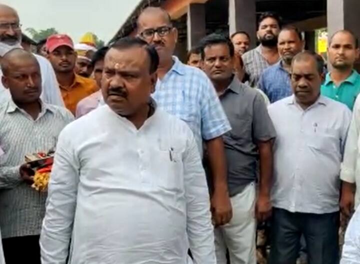 up news minister of State Dinesh Pratap Singh's attack on Akhilesh yadav ann UP Politics: 'चर्चा में रहने के लिए कीचड़ उछालते हैं', योगी के मंत्री का अखिलेश यादव पर बड़ा हमला