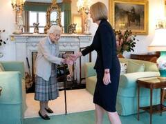 Queen Elizabeth II Death: निधन से दो दिन पहले ही एलिजाबेथ द्वितीय ने ब्रिटेन की नई पीएम को किया था नियुक्त, यूं मुस्कुराते आईं थीं नजर