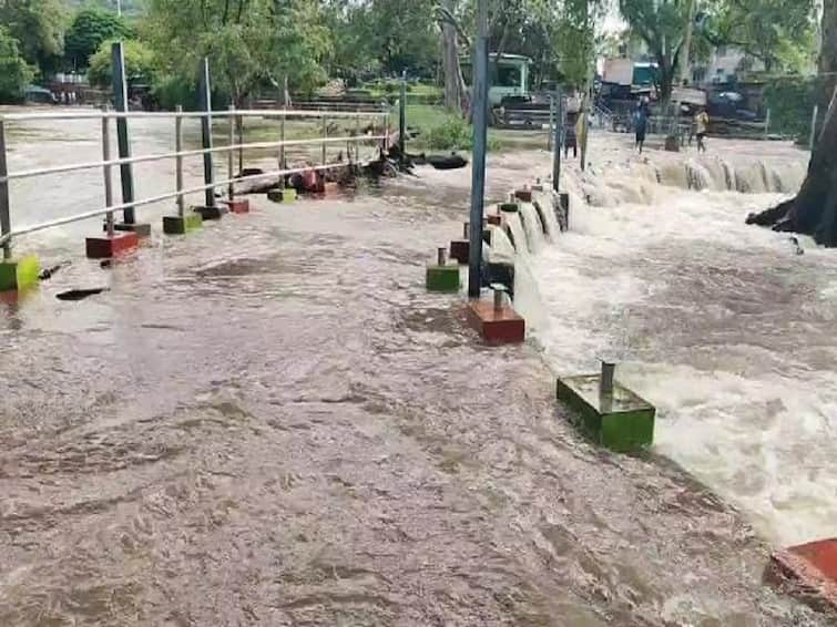 dharmapuri: Cauvery water flow decreased to 1,15,000 TNN தருமபுரி: 1,15,000 கன அடியாக நீர்வரத்து சரிவு; காவிரி ஆற்றில் தொடரும் வெள்ளப் பெருக்கு