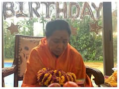 Happy Birthday Asha Bhosle: 10 Interesting Things To Know About The Legendary Singer