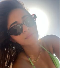 ਫਿਲਮ ਫਲਾਪ ਹੋਣ ਤੋਂ ਬਾਅਦ Enjoy ਕਰਨ ਲਈ ਵਿਦੇਸ਼ ਪਹੁੰਚੀ Ananya Pandey, ਬਿਕਨੀ 'ਚ ਸਨਬਾਥ ਕਰਦੀ ਨਜ਼ਰ ਆਈ