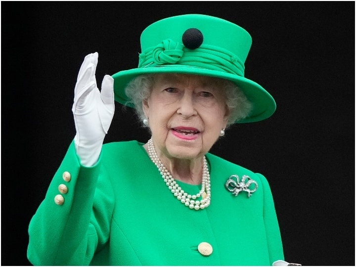 Queen Elizabeth Died Buckingham Palace Latest Update on Royal Family Queen Elizabeth Died: ब्रिटेन की महारानी एलिजाबेथ का निधन, 96 साल की उम्र में ली अंतिम सांस
