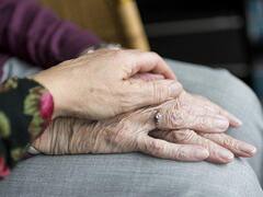 Love Horoscope Today: உங்க லவ்வுல இன்றைய நாள் எப்படினு தெரிஞ்சுக்க படிங்க... ஜாலியான லவ் ராசிபலன்..