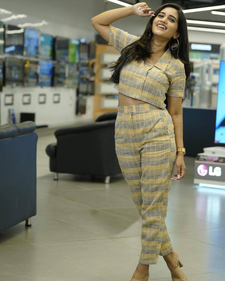స్రవంతి చొక్కారపు లేటెస్ట్ ఫోటోస్. Image Credit: Sravanthi Chokarapu/ Instagram