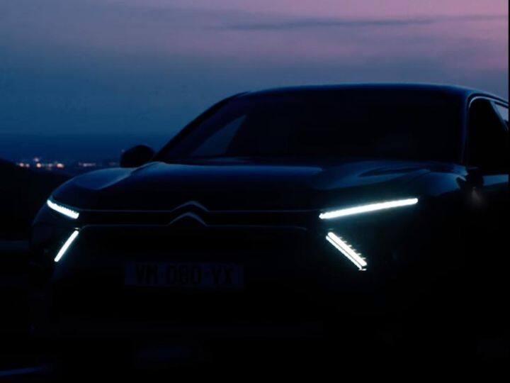 या डिस्प्लेमध्ये 3 कस्टमाइझ करण्यायोग्य स्क्रीन देण्यात आल्या आहेत. ज्यात पर्सनल, डायल आणि रेगुलरचा समावेश आहे.