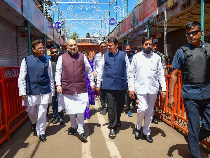 गृह मंत्री अमित शाह के मुंबई दौरे के वक्त सुरक्षा में सेंध! आंध्र प्रदेश के सांसद का PA बताकर घंटों आसपास घूमता रहा शख्स Union Home Minister Amit Shah's security Breach in Mumbai, man roaming around for hours posing as PA of Andhra Pradesh MP ANN गृह मंत्री अमित शाह के मुंबई दौरे के वक्त सुरक्षा में सेंध! आंध्र प्रदेश के सांसद का PA बताकर घंटों आसपास घूमता रहा शख्स