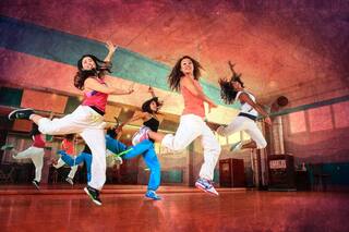 આવા લોકોને ભૂલે ચૂકે પણ ન કરવો જોઇએ ડાન્સ,નહીં તો તેઓ હાર્ટ એટેકનો  બની શકે છે શિકાર