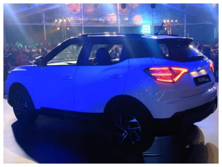 In terms of dimensions, the XUV400 is above 4m with a length of 4200mm, width of 1821mm and a wheelbase of 2600mm. The boot space is 418 litres. The new blue colour can be seen and the XUV400 also has a different bumper design at the front along with the new twin peaks SUV logo. Even the front gets more bronze accents which combine with the logo. (Image: Somnath Chatterjee)