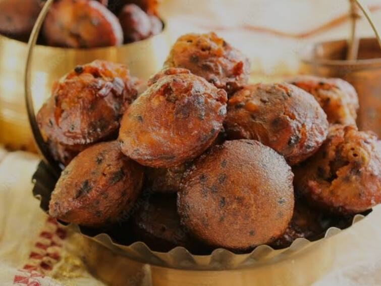 Onam 2022 Traditional Lip smacking Desserts from Kerala That You Can Prepare at Home உன்னியப்பம்.. வாழைப்பழ அல்வா.. பாலடை பாயாசம்.. ஈஸியான ஓணம் ரெசிப்பிகள் இதோ..