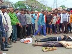 चतरा: पेड़ के नीचे मिले दादा और पोते के शव, विरोध में उतरे ग्रामीणों ने की मुआवजे की मांग 