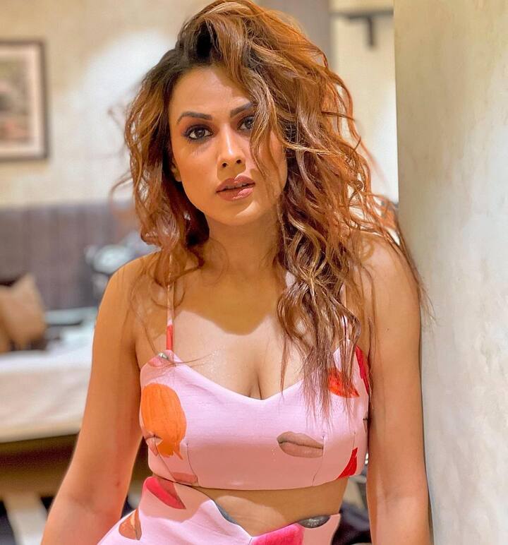 आता पुन्हा एकदा अभिनेत्रीने तिच्या धमाकेदार अभिनयाने इंटरनेटचे तापमान वाढवले आहे.(फोटो सौजन्य :niasharma90/इंस्टाग्राम)