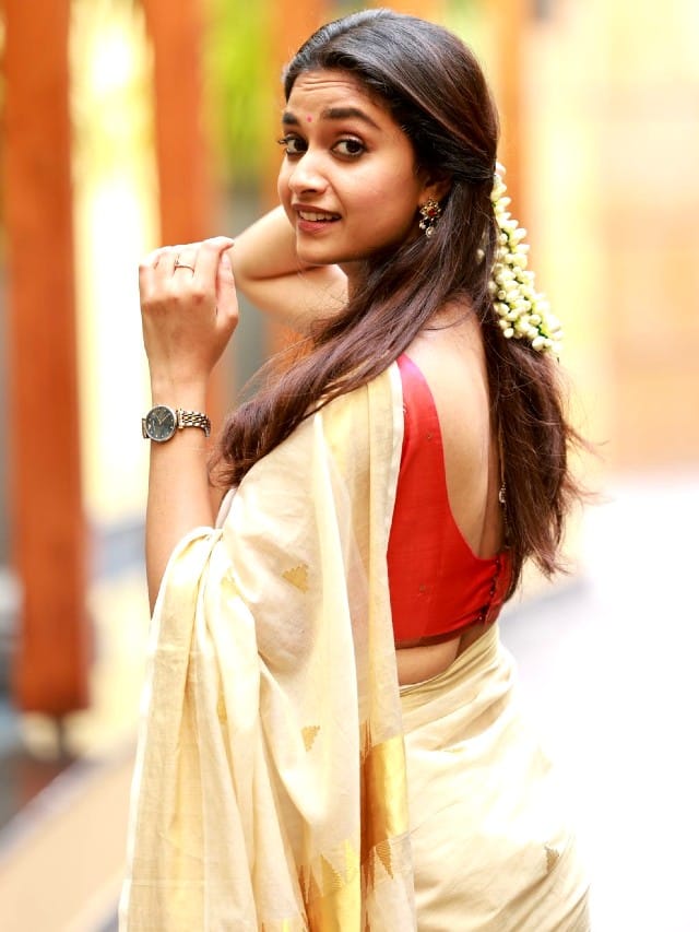 கூறைப்பட்டு ஏன் உடுத்தினேன் கூடல் பொழுதில் கசங்கத்தான்..!