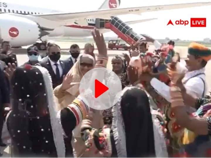 Watch: જયપુર એરપોર્ટ પર બાંગ્લાદેશનાં PM શેખ હસીનાએ પણ રાજસ્થાની કલાકારો સાથે ડાન્સ કર્યો Bangladesh PM Sheikh Hasina Dance At Jaipur Airport With Local Artists Watch: જયપુર એરપોર્ટ પર બાંગ્લાદેશનાં PM શેખ હસીનાએ પણ રાજસ્થાની કલાકારો સાથે ડાન્સ કર્યો