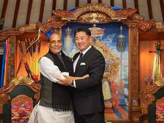 मंगोलिया के राष्ट्रपति ने राजनाथ सिंह को गिफ्ट में दिया घोड़ा, देखें तस्वीरें