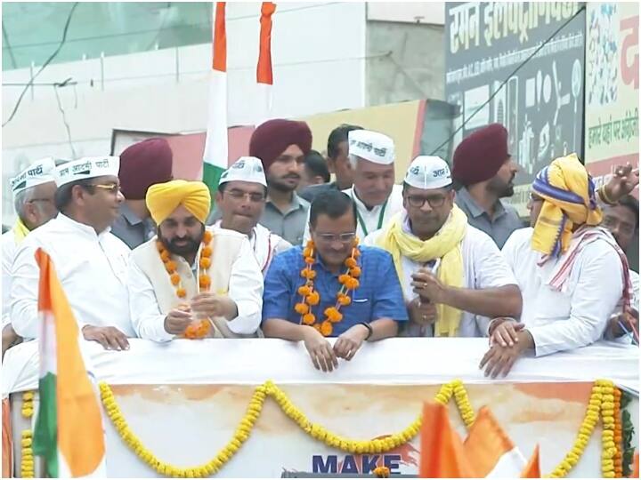 Arvind Kejriwal and Bhagwant Mann joined Tiranga Yatra in Adampur of Haryana know politics behind it Tiranga yatra in Adampur: हरियाणा के आदमपुर में तिरंगा यात्रा निकाल रहे हैं अरविंद केजरीवाल और भगवंत मान, यहां जानिए पीछे की राजनीति