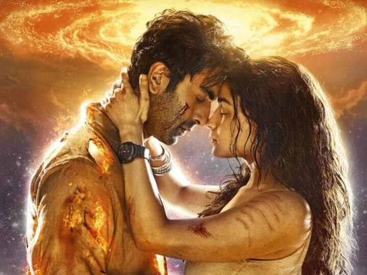 आलिया भट्ट (Alia Bhatt), रणबीर कपूर (Ranbir Kapoor) की फिल्म 'ब्रह्मास्त्र' (Brahmastra) 9 सितंबर को सिनेमाघरों में रिलीज होने जा रही है. इस फिल्म की एडवांस बुकिंग, जिस हिसाब से हो रही है, उससे तो लग रहा है कि अब बॉलीवुड फिल्मों के एक बार फिर से अच्छे दिन आने वाले हैं.