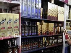 मिर्जापुर में अंग्रेजी शराब की दुकान से लाखों की नकदी और शराब ले उड़े चोर, आधी रात को शटर काटकर डाला डांका