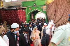 In Pics: ख्वाजा के दर पर पहुंचीं बांग्लादेश की प्रधानमंत्री शेख हसीना, देखें जियारत की तस्वीरें