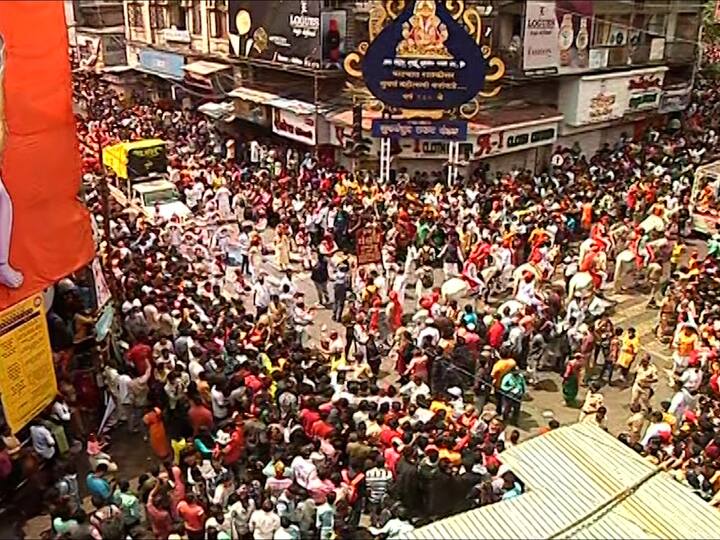 भक्तांनी अगदी मनोभावे बाप्पाची पूजा केली, आनंद साजरा केला, आपल्या मनातील इच्छा व्यक्त केल्या.