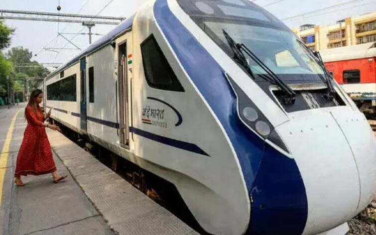 trial run of vande bharat express between ahmedabad mumbai  vande bharat trial: અમદાવાદ-મુંબઈ વચ્ચે વંદે ભારત એક્સપ્રેસનો ટ્રાયલ, મુંબઈ પહોંચતા માત્ર 6 કલાક થશે