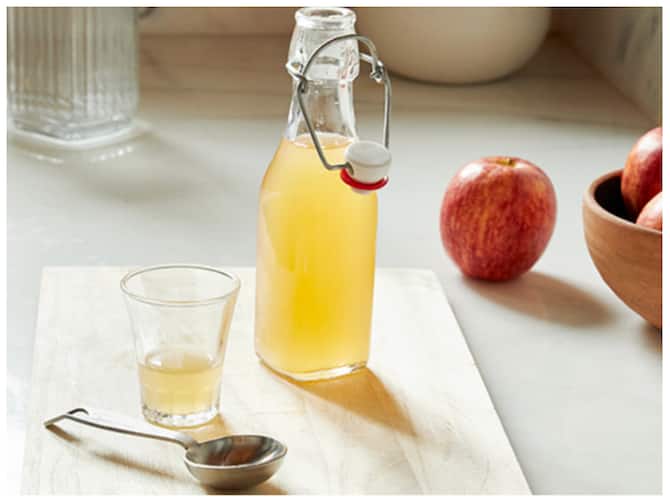 Apple Cider Vinegar For Weight Loss How To Drink Apple Cider Vinegar In  Morning | Weight Loss: रोज सुबह इस तरह पिएं एप्पल साइडर विनेगर, तेजी से  घटेगा बॉडी फैट