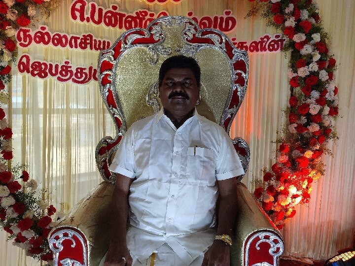 தந்தையின் மெழுகுசிலை முன்பாக திருமணம் செய்துகொண்ட மகன்.. சேலத்தில் நெகழ்ச்சி சம்பவம்.