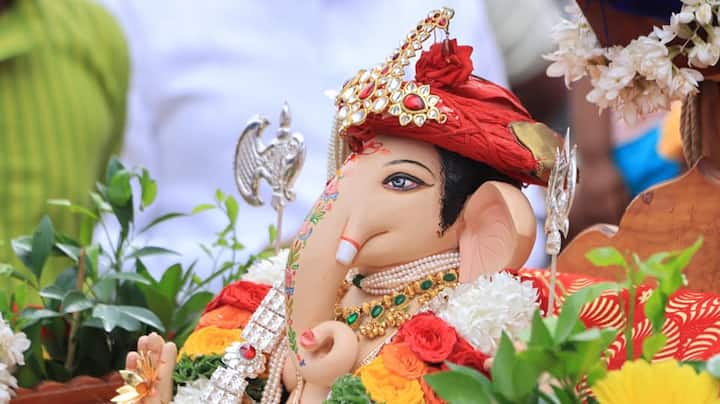 तुकाराम माळी तालीम मंडळाची आकर्षक गणेश मूर्ती