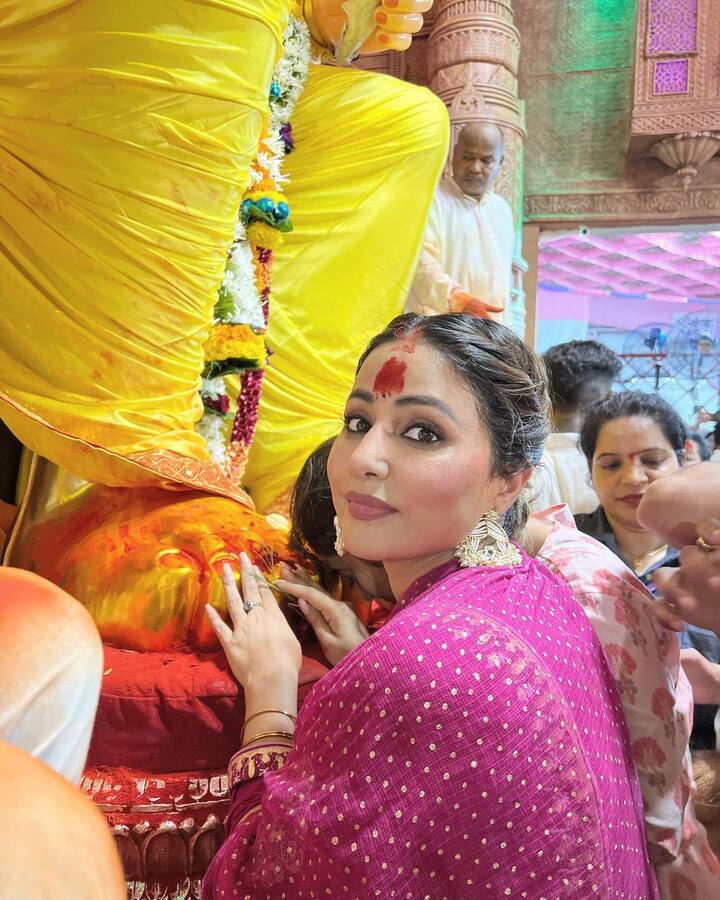 अभिनेत्रीने बाप्पाचे दर्शन घेतानाचे फोटो सोशल मीडियावर शेअर केले आहेत.