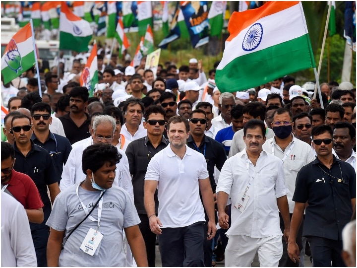 Congress Slams Bjp After They Shared Photo Of Rahul Gandhi Wearing A  Designer T-shirt | Bharat Jodo Yatra: बीजेपी ने राहुल गांधी की टी-शर्ट को  लेकर कसा तंज, कांग्रेस ने पलटवार करते
