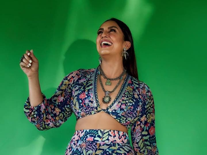 यावेळी तिने तिच्या सिझलिंग लुकने बोल्डनेसच्या सर्व मर्यादा मोडल्या आहेत. (फोटो सौजन्य :iamhumaq/इंस्टाग्राम)