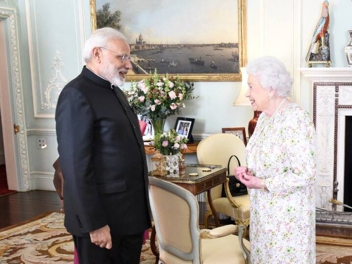 PM Narendra Modi expresses grief over the demise of Britain's Queen Elizabeth II Queen Elizabeth Death: पीएम मोदी ने क्वीन एलिजाबेथ द्वितीय के निधन पर जताया दुख, याद किया मुलाकात का वो किस्सा