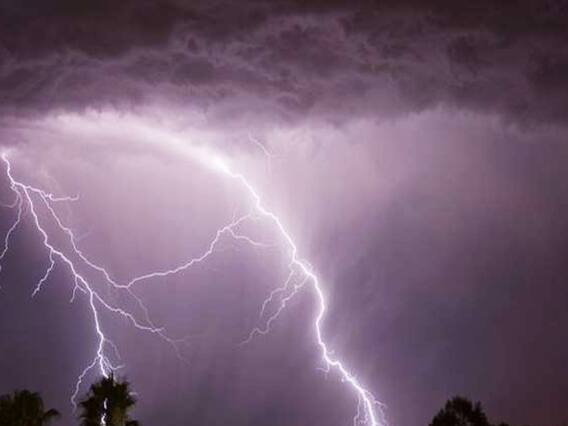 Bihar Weather Update: बिहार में कई जिलों में आज मेघ गर्जन, वज्रपात के साथ बारिश के आसार, मौसम विभाग ने दी चेतावनी Bihar Weather Update: बिहार में कई जिलों में आज मेघ गर्जन, वज्रपात के साथ बारिश के आसार, मौसम विभाग ने दी चेतावनी