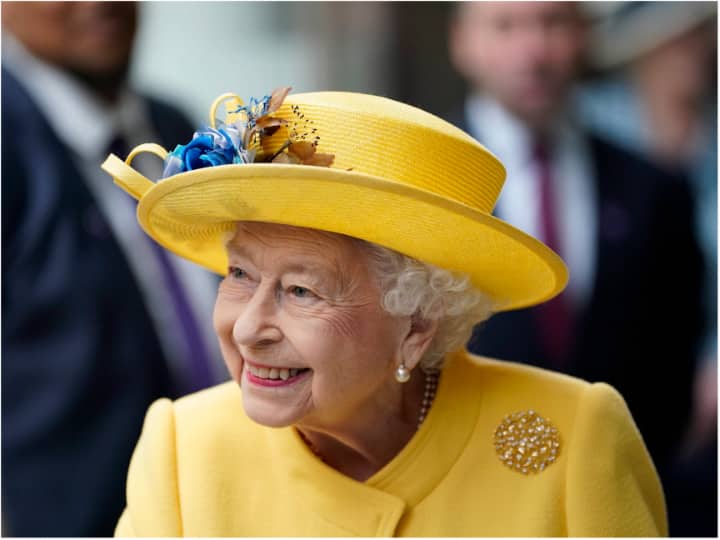 Queen Elizabeth II Death  key Decisions like documentary on royal family and many more she will be remembered शाही परिवार की डॉक्यूमेंट्री, आयरलैंड गणराज्य का दौरा...महारानी एलिजाबेथ-2 को इन फैसलों के लिए किया जाएगा याद