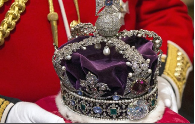 बाबर से लेकर ब्रिटेन की महारानी एलिजाबेथ-II तक, कहानी उस कोहिनूर हीरे की जो भारत का है